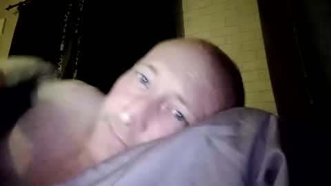 Snapshot of stu_art83 chatting on 06-08-26, 11:49 stu_art83 online show from 06-08-26, 11:49