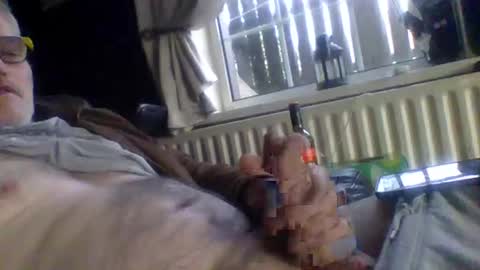 Snapshot of stud_1975 chatting on 12-16-24, 09:03 stud_1975 online show from 12-16-24, 09:03