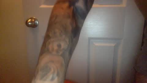 Snapshot of studmuffinxo chatting on 12-16-24, 08:41 STUD online show from 12-16-24, 08:41