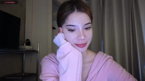 Sofa online show from 05-03-26, 03:51