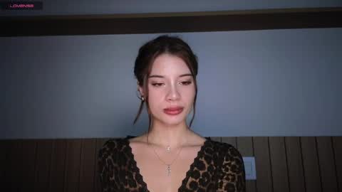 Sofa online show from 05-13-26, 06:44