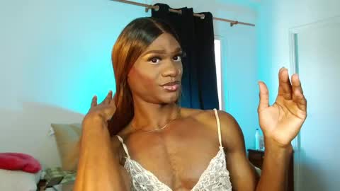 Snapshot of suannyklatten_ chatting on 02-24-25, 12:59 Suanny Klatten It is my account independent online show from 02-24-25, 12:59