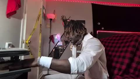 Hot Chocolate online show from 02-08-26, 07:28