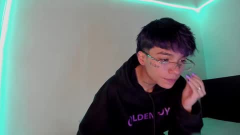 nico online show from 02-25-25, 03:16