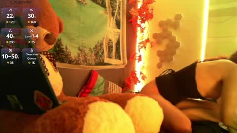 Snapshot of submissive_gh1 chatting on 12-28-24, 04:41 sofhia online show from 12-28-24, 04:41