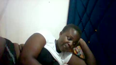 Snapshot of submissive_slut001 chatting on 11-08-25, 10:37 submissive_slut001 online show from 11-08-25, 10:37