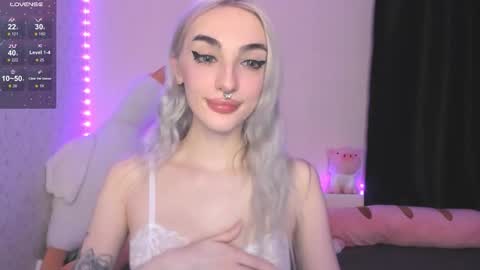 Chloe online show from 11-28-25, 02:09