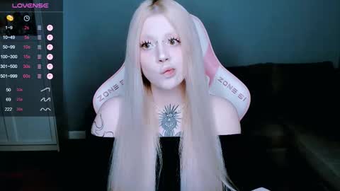 Snapshot of succubus_leslie chatting on 09-11-25, 10:32 succubus_leslie online show from 09-11-25, 10:32