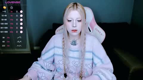 Snapshot of succubus_leslie chatting on 09-24-25, 12:36 succubus_leslie online show from 09-24-25, 12:36