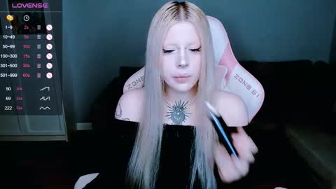 Snapshot of succubus_leslie chatting on 09-27-25, 12:15 succubus_leslie online show from 09-27-25, 12:15