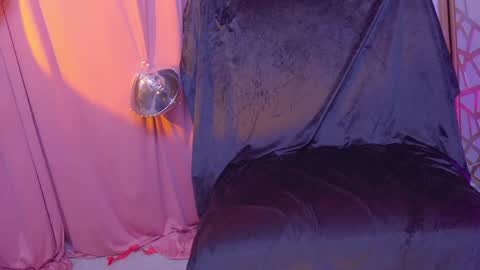 Snapshot of succubus_rosemilk chatting on 05-22-26, 11:21 Succubus RoseMilk online show from 05-22-26, 11:21