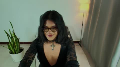 Snapshot of succubus_vitta chatting on 05-22-26, 12:18 Vitta online show from 05-22-26, 12:18