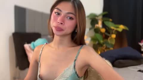 Snapshot of suckablechick chatting on 11-26-25, 04:52 Marry online show from 11-26-25, 04:52