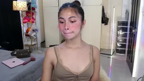 Snapshot of suckablechick chatting on 03-04-26, 04:51 Marry online show from 03-04-26, 04:51