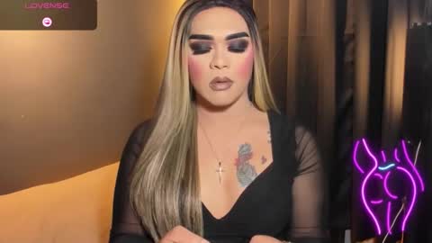 Snapshot of suckablecockoffreya chatting on 11-01-25, 01:35 JADE ELYSE online show from 11-01-25, 01:35