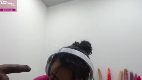 Snapshot of sucker_drool chatting on 02-01-26, 12:04 Sucky online show from 02-01-26, 12:04