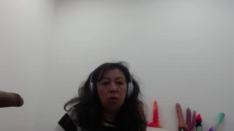 Snapshot of sucker_drool chatting on 02-02-26, 12:26 Sucky online show from 02-02-26, 12:26