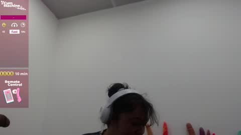 Snapshot of sucker_drool chatting on 02-04-26, 12:22 Sucky online show from 02-04-26, 12:22