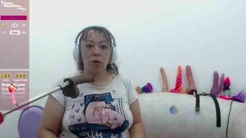 Snapshot of sucker_drool chatting on 02-07-26, 12:09 Sucky online show from 02-07-26, 12:09