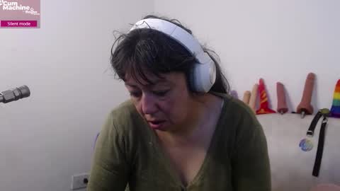 Snapshot of sucker_drool chatting on 02-13-26, 12:23 Sucky online show from 02-13-26, 12:23