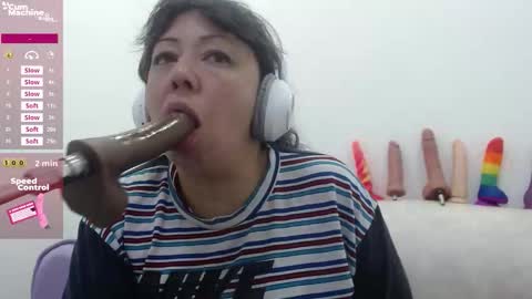 Snapshot of sucker_drool chatting on 02-20-26, 12:16 Sucky online show from 02-20-26, 12:16