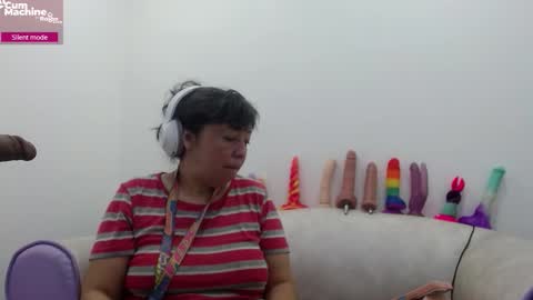 Snapshot of sucker_drool chatting on 02-25-26, 12:04 Sucky online show from 02-25-26, 12:04