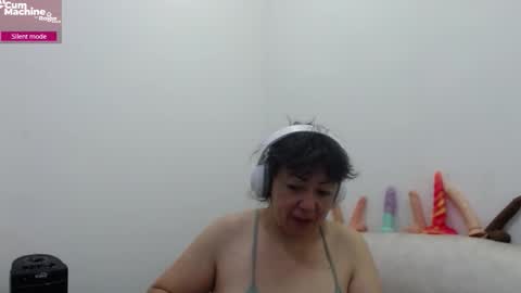 Snapshot of sucker_drool chatting on 03-03-26, 12:22 Sucky online show from 03-03-26, 12:22