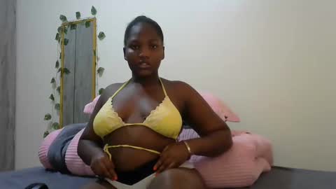 Snapshot of sucker_queen chatting on 12-09-24, 12:08 Beverly online show from 12-09-24, 12:08