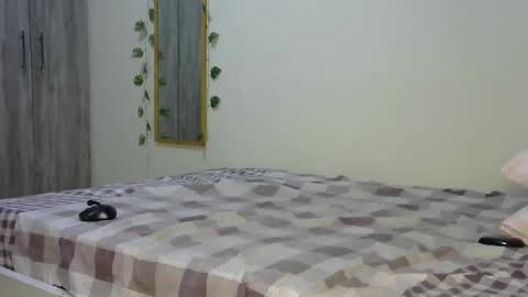 Snapshot of sucker_queen chatting on 02-25-25, 04:31 Beverly online show from 02-25-25, 04:31