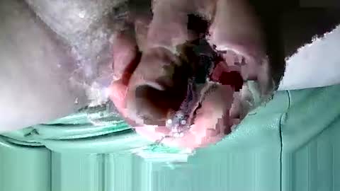 Snapshot of suesser0009 chatting on 10-22-25, 07:35 Martin sweetboy online show from 10-22-25, 07:35