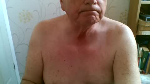 Snapshot of suffolkboy4 chatting on 05-13-26, 02:58 suffolkboy4 online show from 05-13-26, 02:58