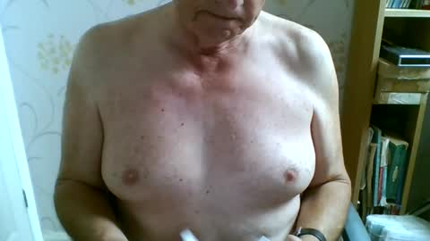 Snapshot of suffolkboy4 chatting on 06-03-26, 11:35 suffolkboy4 online show from 06-03-26, 11:35