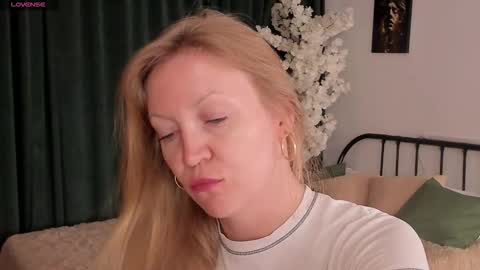 sugamomy online show from 10-14-25, 12:11