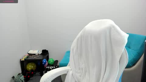 Ariana online show from 10-29-25, 12:57