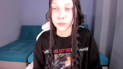 Snapshot of sugar_bunny_girl chatting on 05-27-26, 06:21 Ariana online show from 05-27-26, 06:21