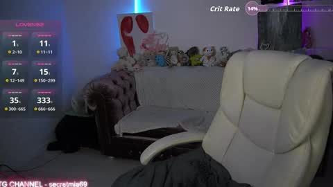 Mia online show from 11-17-25, 09:48