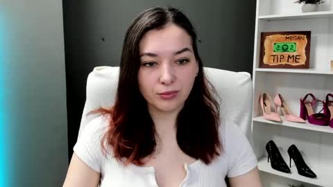 Snapshot of sugar_xmegan chatting on 05-19-26, 06:42 Megan online show from 05-19-26, 06:42