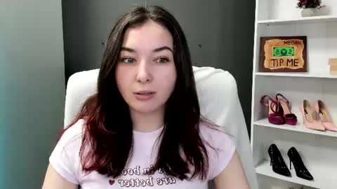 Snapshot of sugar_xmegan chatting on 06-18-26, 09:36 Megan online show from 06-18-26, 09:36