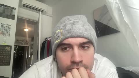 Snapshot of sugargay222 chatting on 03-04-25, 06:18 Sugar online show from 03-04-25, 06:18