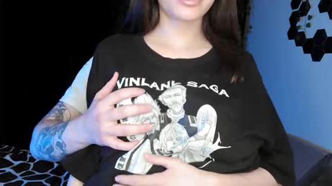 Sugarpeaach online show from 10-31-25, 03:24