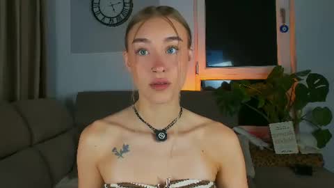 sugarskye online show from 06-28-26, 08:04