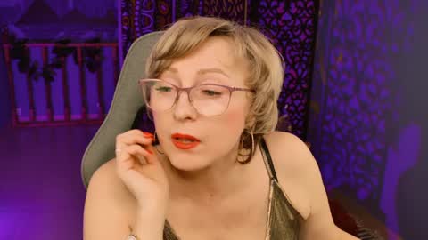 Vivien online show from 01-23-25, 04:26