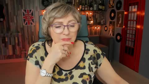 Vivien online show from 01-26-25, 07:31