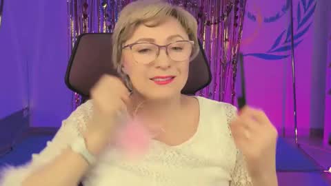 Vivien online show from 02-19-25, 09:06