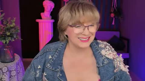 Vivien online show from 09-21-25, 01:35