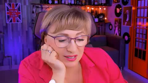 Vivien online show from 10-08-25, 01:31