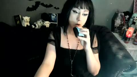 Snapshot of sugary_sweet chatting on 06-14-26, 02:35 Sugary online show from 06-14-26, 02:35