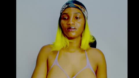 Snapshot of sugax_cuntwetxx chatting on 09-21-25, 07:59 Ivy online show from 09-21-25, 07:59
