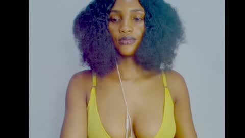 Snapshot of sugax_cuntwetxx chatting on 10-26-25, 01:55 Ivy online show from 10-26-25, 01:55