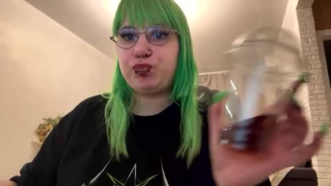 Snapshot of suicidyalice chatting on 05-31-26, 09:05 Alice Suicide online show from 05-31-26, 09:05